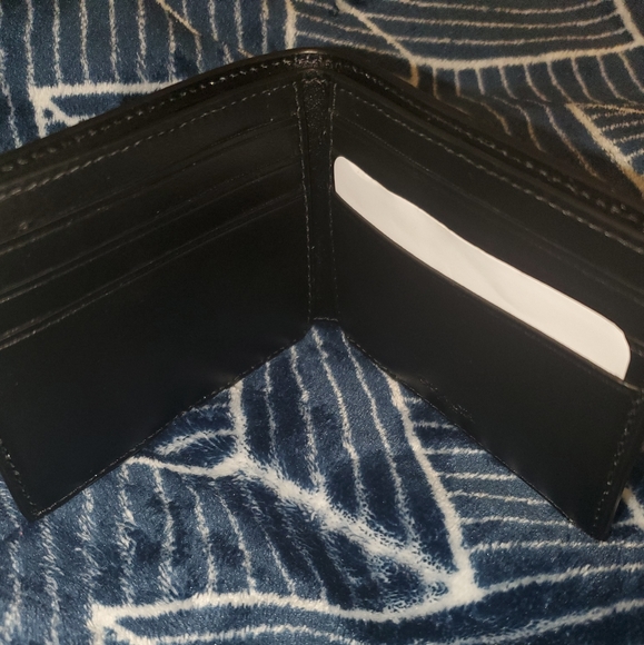 MENS Slim Billfold Waller with Coach Patch - Picture 2 of 3